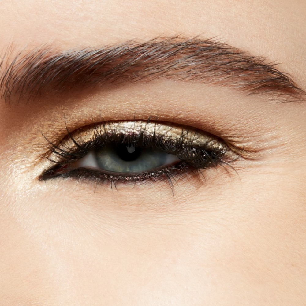 1left. “KISS of Klimt” Dazzleshadow Extreme Pro Palette Eyeshadow